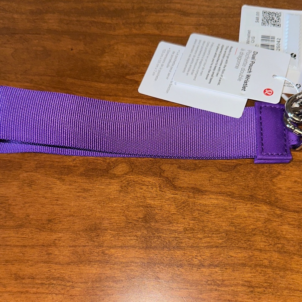 Lululemon Dual Pouch Wristlet in Lavender & Purple NWT - Picture 5 of 10